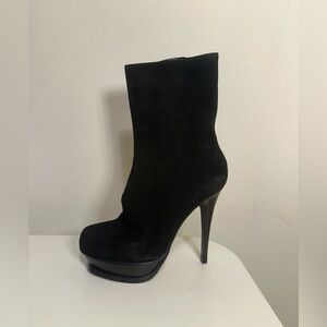 Nando Muzi Black Heeled Boots with Ankle Height and Rounded Toe